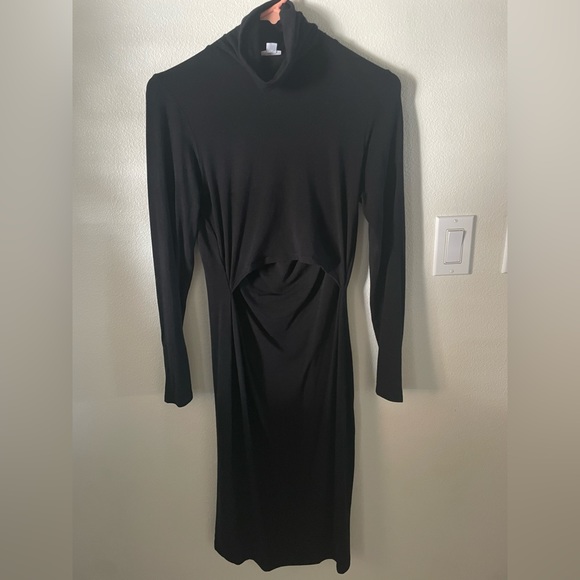 Elegant Black Long Sleeve Dress - Picture 1 of 4